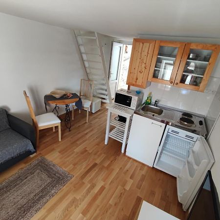 Sweet House And Apartment โรวีน ภายนอก รูปภาพ