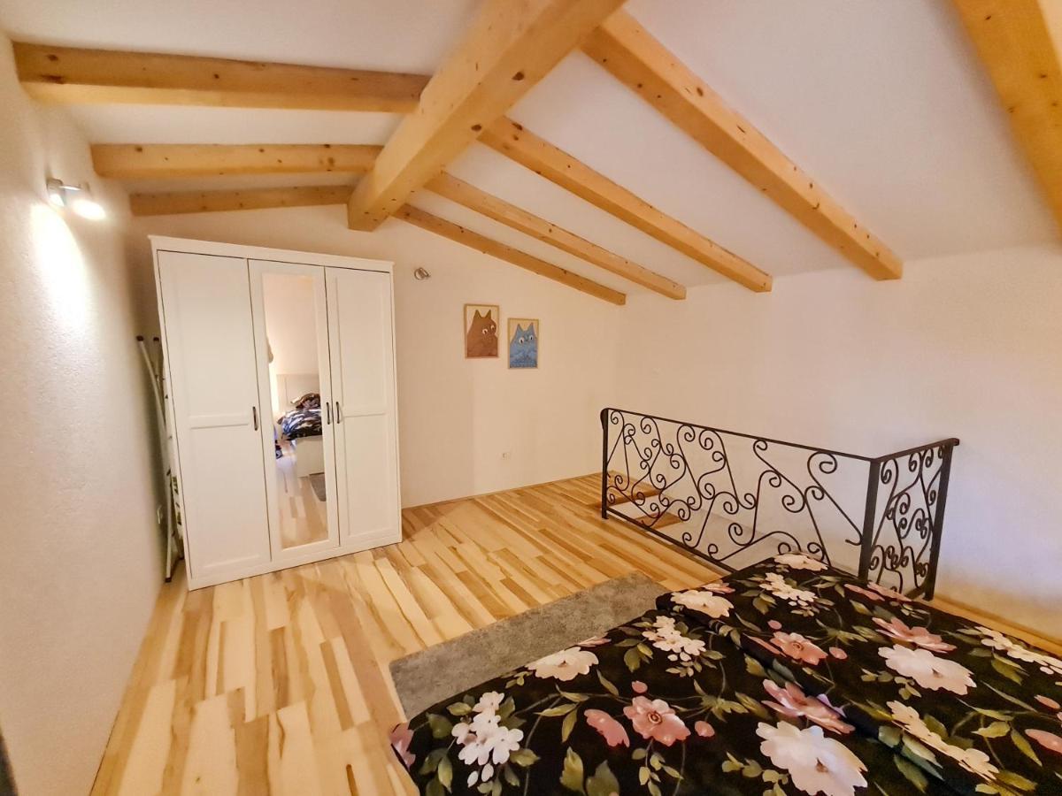 Sweet House And Apartment โรวีน ภายนอก รูปภาพ